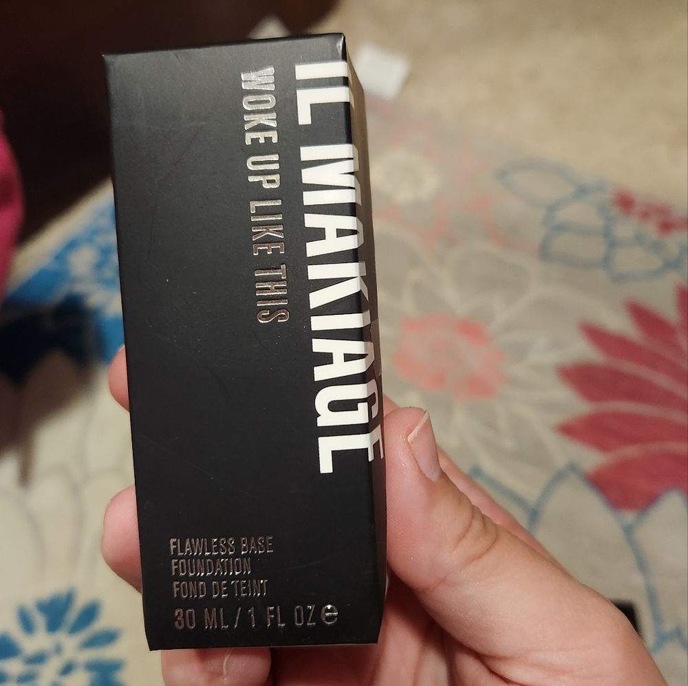 IL MAKIAGE Woke Up Like This Foundation In Shade Number 40